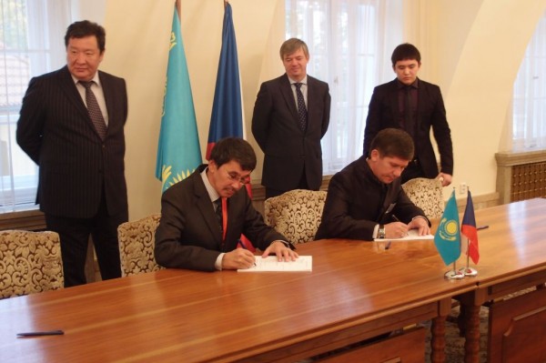 kazachstan-cr Kazachstán-ČR podpis