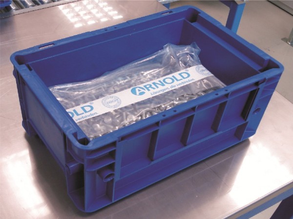 2711_Cleanpac Arnold-Cleanpac. Rozměrné upevňovací součástky jsou bezpečně zabalené v obalech speciálně určených pro součásti, u nichž je čistota kritickou vlastností. Obaly zabraňují relativnímu pohybu součástí, který může být zdrojem vzniku kovových částic.