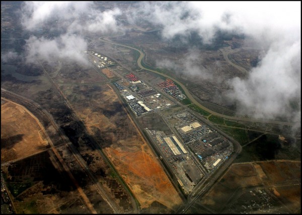 India_industry Průmyslová zóna poblíž města Mumbaj (dříve Bombaj). Foto: Abhisek Sarda