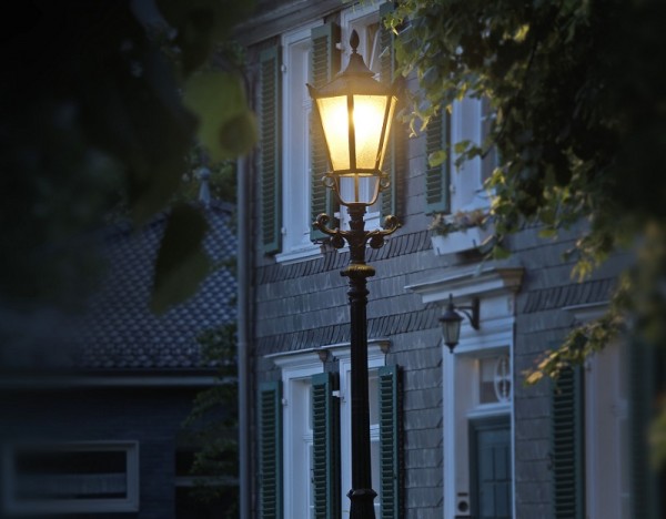 LEd modul Siemens 2 Modulem je možné vybavit prakticky jakoukoliv lampu veřejného osvětlení. Tato výměna je, ve srovnání s náhradou celé lampy, přibližně o polovinu levnější.