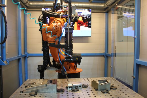 Robot sloužící na laserové svařování, pájení, kalení či 3D řezání. Disponuje speciální mobilní laserovou buňkou Weld 2 Go. Foto: Markéta Gojná