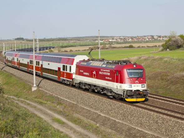 Společnost už má s dvoupodlažními jednotkami zkušenosti. Cestující se s nimi mohou setkat například na Slovensku. Zdroj: Škoda Transportation
