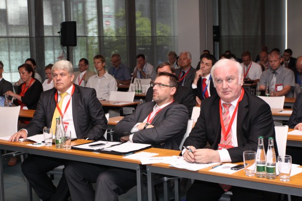 Strojírenské fórum 2014, zleva Petr Zemánek (SST), Martin Pospíšil (MPO), Vladimír Novák (SST)