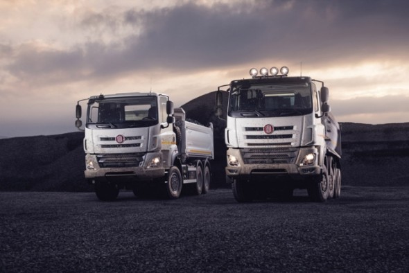Modelová řada těžkých nákladních vozidel Tatra Phoenix, hlavní výrobní program civilního sektoru automobilky, je založena na kombinaci osvědčeného podvozku tatrovácké koncepce, kabiny DAF, motoru značky Paccar, dodávaného rovněž společností DAF Trucks a převodových skříní značek ZF či Allison. Ilustrační foto: Tatra Trucks