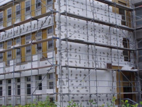 Fasádní zateplovací systémy prospívají domu nejen před nežádoucími úniky tepla, ale mají také řadu dalších technických a ekonomických výhod. Foto: Zatepleni.com