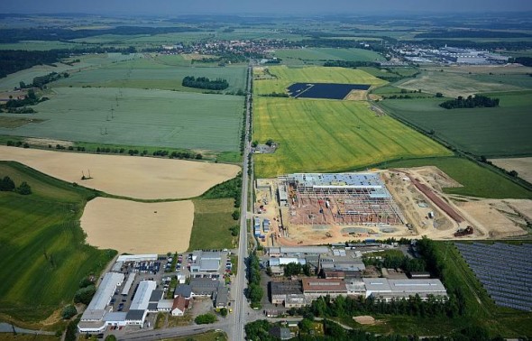 Pohled na staveniště haly Simoldes, červen 2015. Foto: CBRE