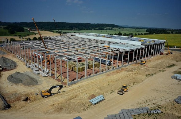 Pohled na staveniště haly Simoldes, červen 2015. Foto: CBRE