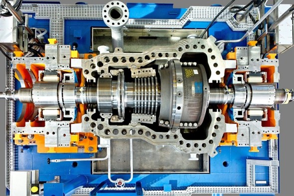 První parní turbínou s levitujícím rotorem úspěšně uvedenou do provozu je turbína SST-600, která se nachází v Jänschwaldské elektrárně (jižně od Berlína). Slouží zde jako jedna z dvanácti turbín pohánějících vodní pumpy. Turbína má výkon 10 MW a pracuje při 5 700 otáčkách za minutu. Obecně lze technologií pro levitaci rotoru vybavit turbíny s rotory vážícími až 10 tun (čemuž odpovídá výkon až 40 MW). Foto: Siemens