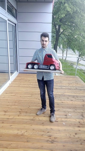 Vítěz kategorie SŠ Milan Láník s modelem Tatra Mirage. Foto: Tatra Trucks