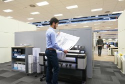 Komplexní řešení tisku ve firmě s rychlou multifunkční tiskárnou HP Designjet T3500 eMFP a softwarem SmartStream